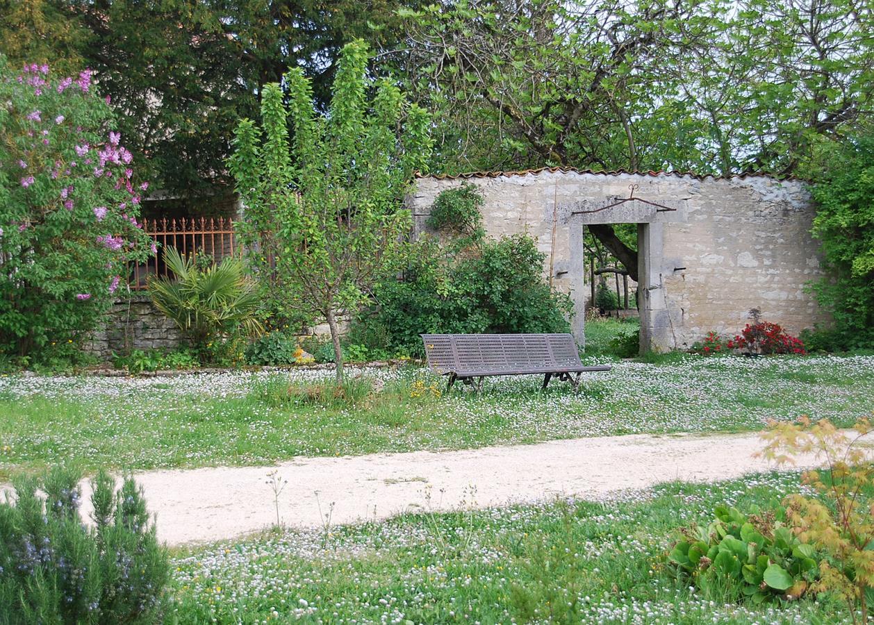 Le Dojo Du Plessis Bed & Breakfast Mareuil  Ngoại thất bức ảnh